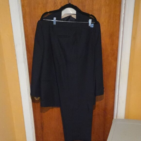 Men's Black Suit - Picture 1 of 5